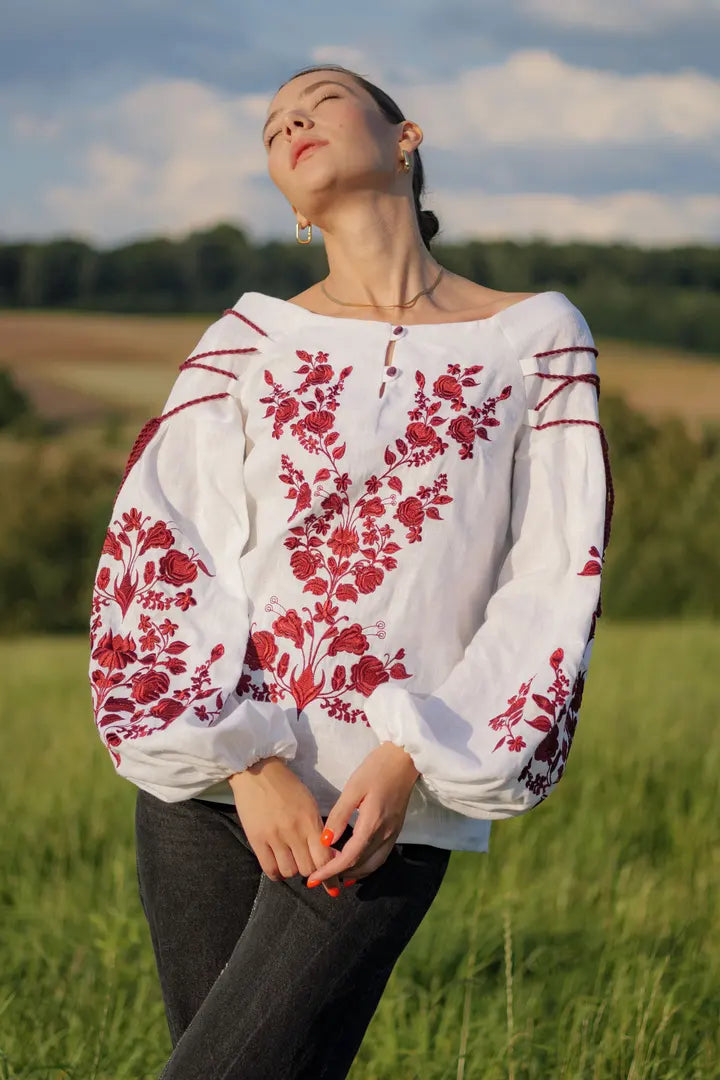 Embroidered Blouse “Nizhna”